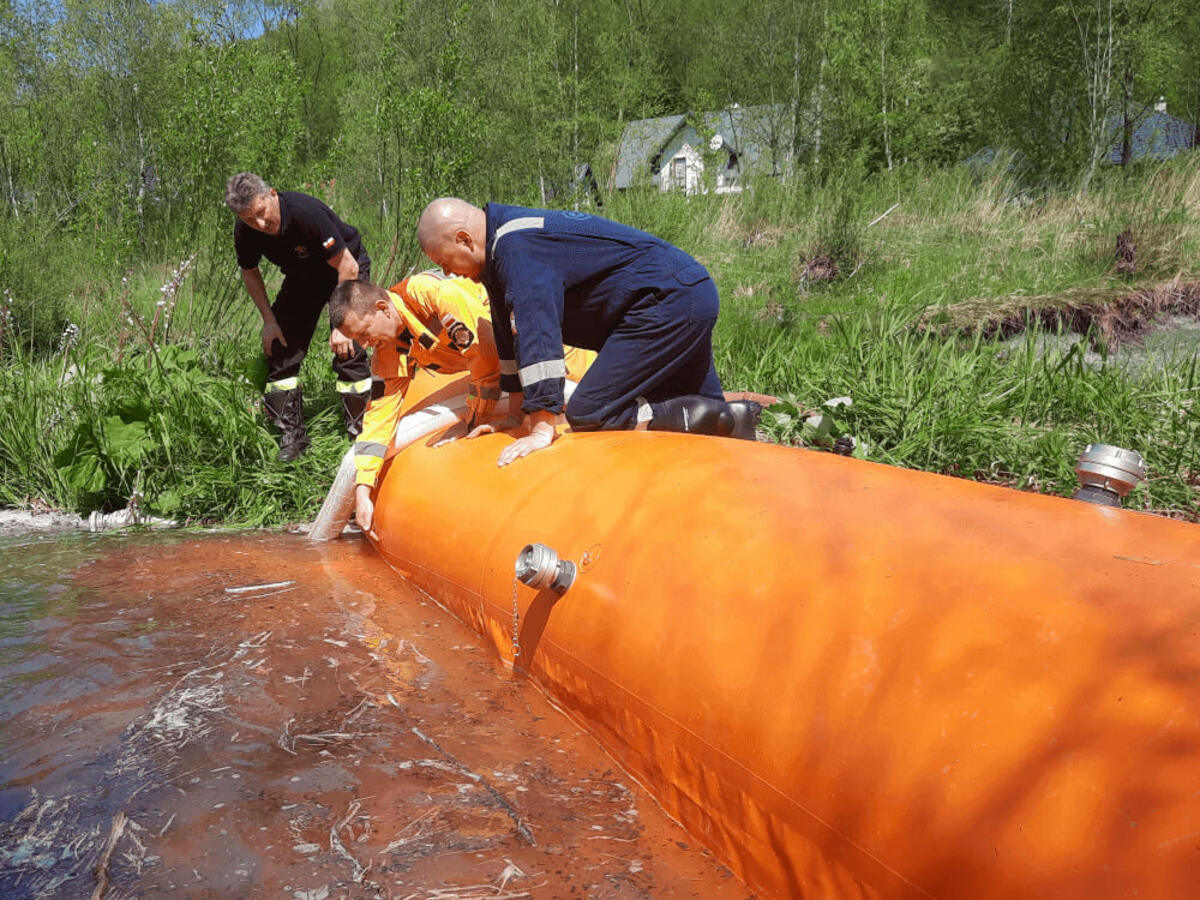 Oefening met EXFLO Exflooder waterkeringen